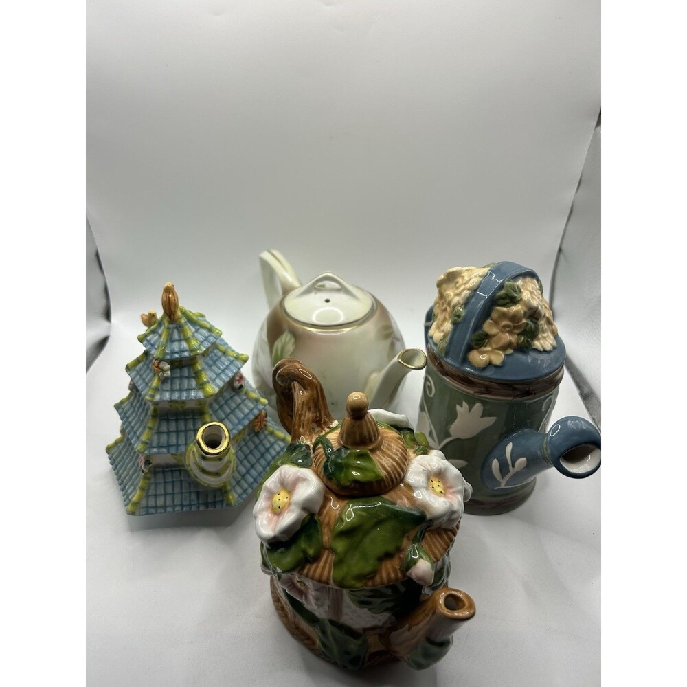 VTG  Teapot Lot Of 4